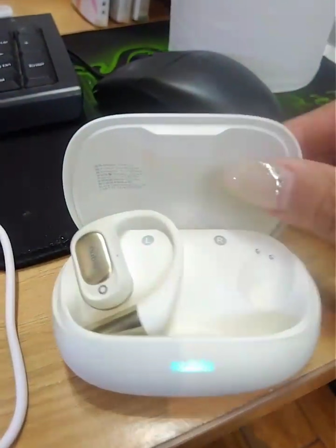 努比亚蓝牙耳机