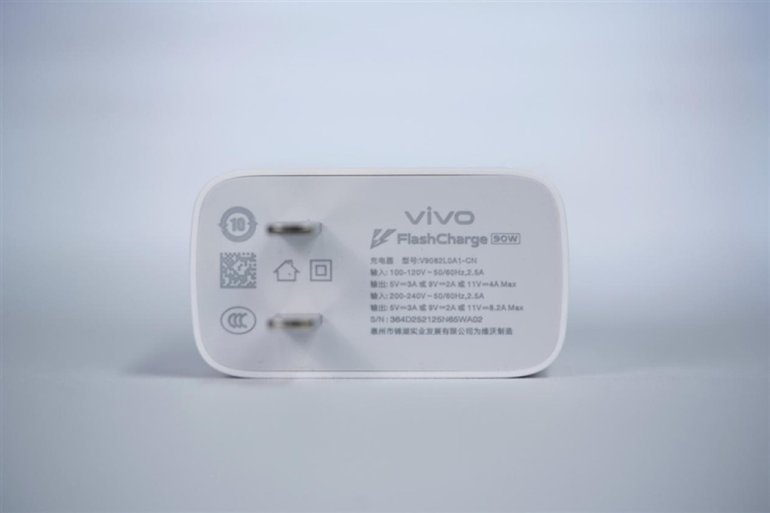 果味十足的vivo手机!vivo X200s全面评测:最强“苹替”的安卓标准旗舰