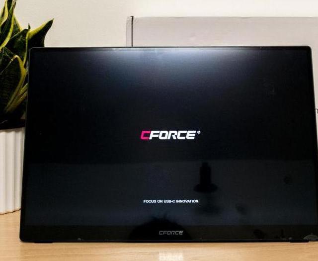 4K、OLED、ΔE＜1！修图党的便携神器——CFORCE 116T使用有感