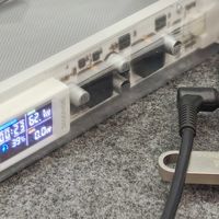 闪极银翼Pro：140W大功率输出，出差党必备的透明机甲移动电源