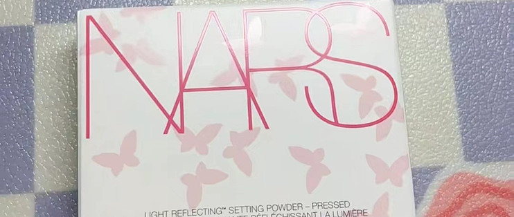 NARS 蝴蝶效应限定粉饼，春日妆容好选择