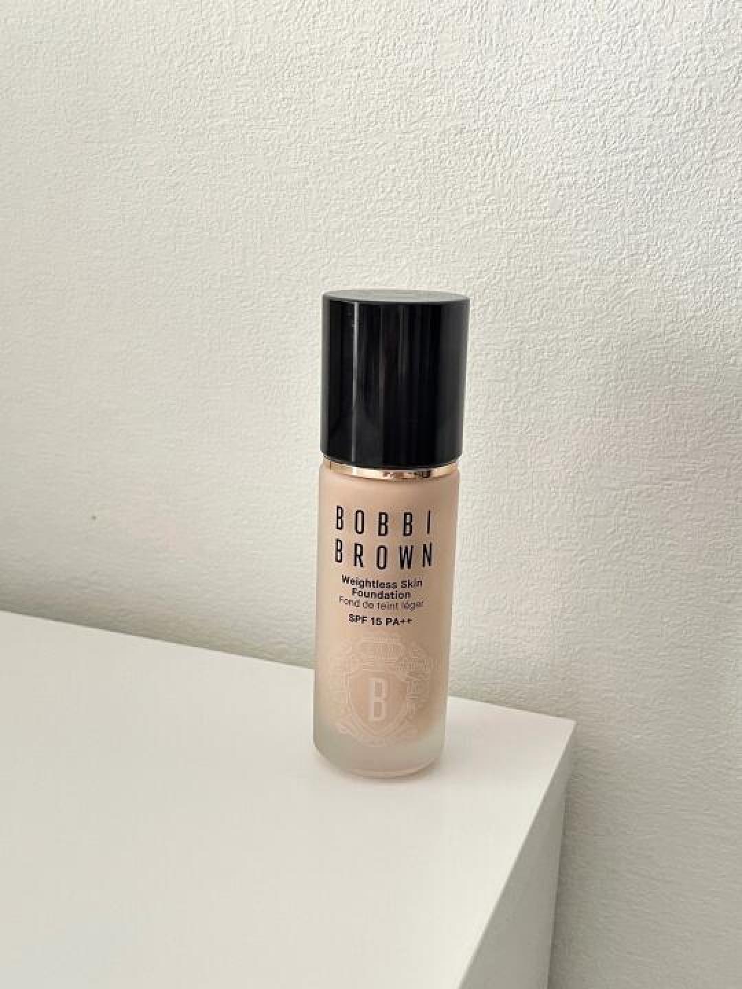 Bobbi Brown黑磁瓶粉底液测评:油皮持妆新选择与磁吸技术解析