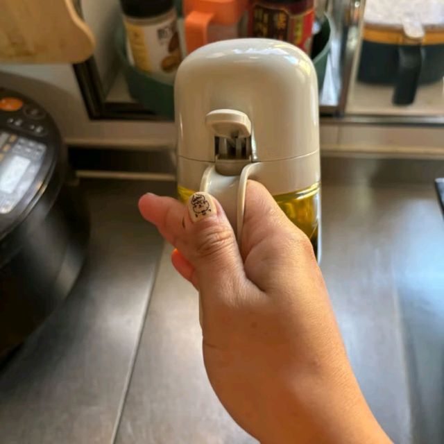 厨房神器！我的美丽雅喷油壶