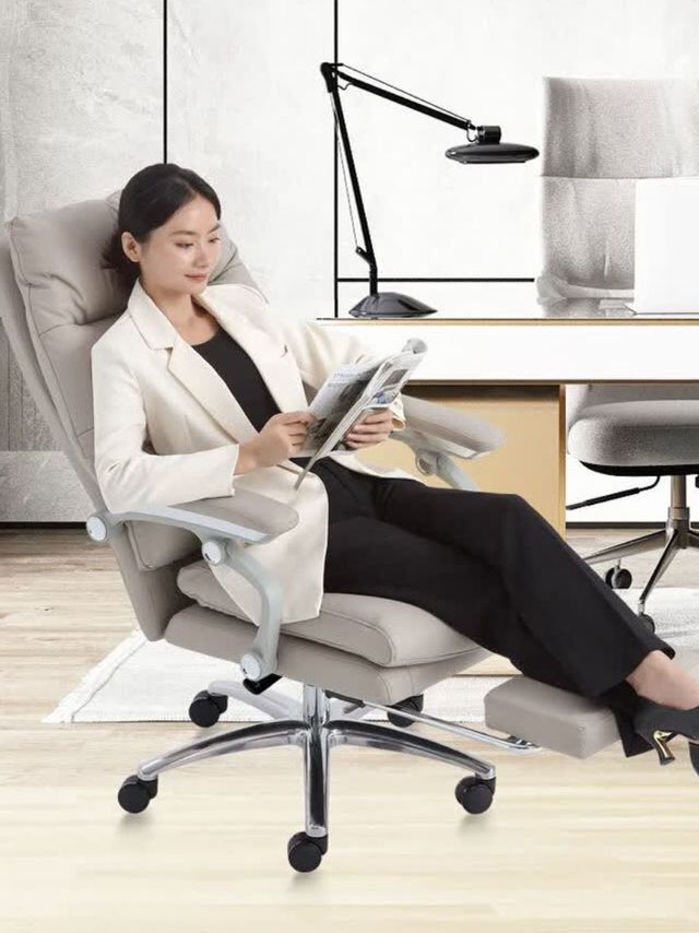 震旦AURORA多功能皮椅：淡奶咖牛奶皮，尽享舒适办公体验