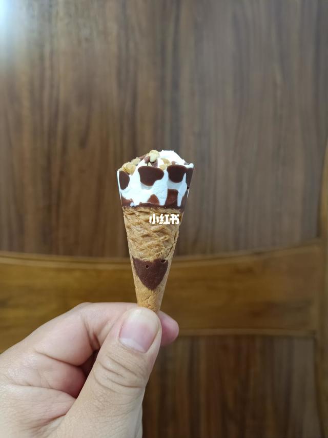 一口一个的小小可爱多