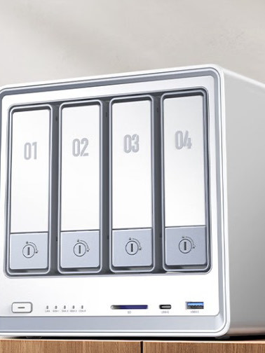绿联私有云DXP4800 8G版四盘位NAS网络存储，白色款很好看