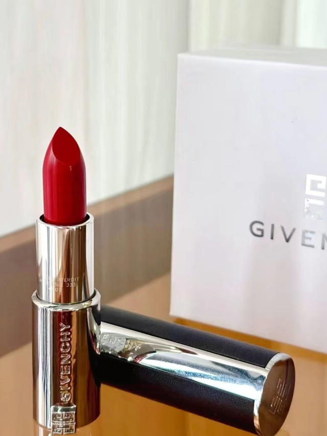 纪梵希小羊皮N333，显白宝石红✨