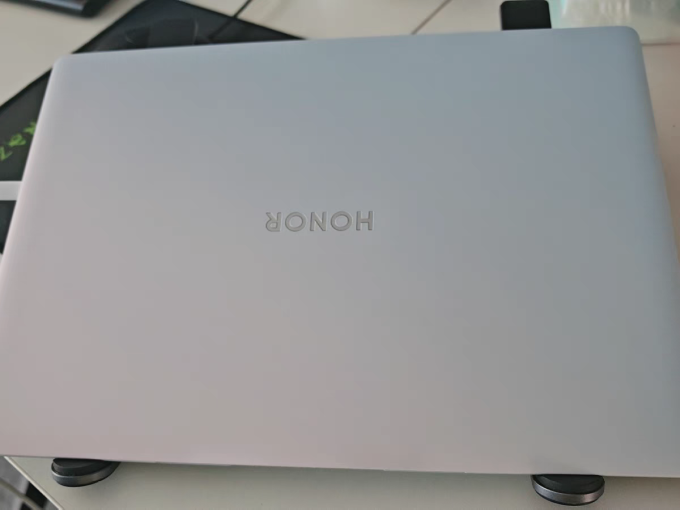 荣耀笔记本电脑
