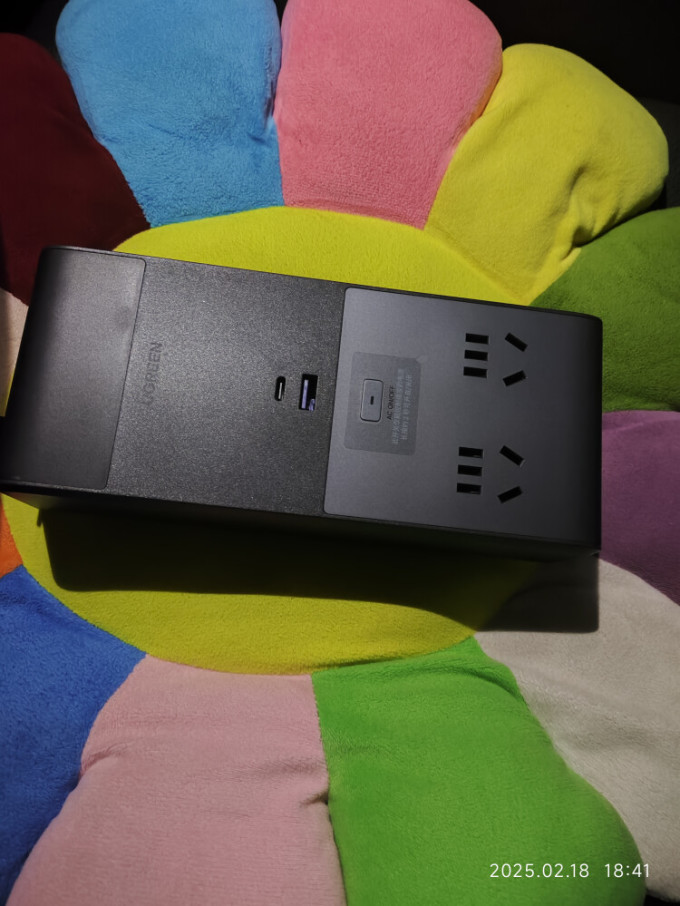绿联车载充电器