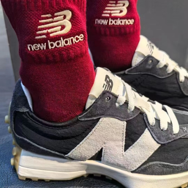 爆火的New Balance 327，凭什么这么牛？