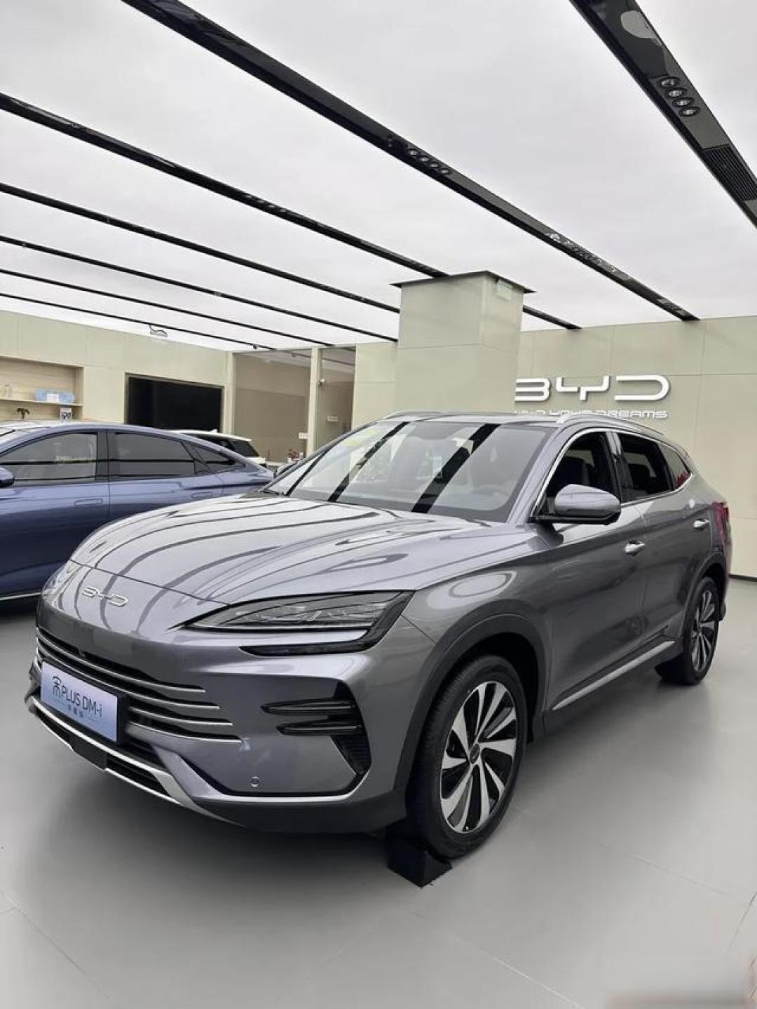 中型SUV油耗大洗牌：途观L登顶，瑞虎8逆袭，这些车加满能跑800km