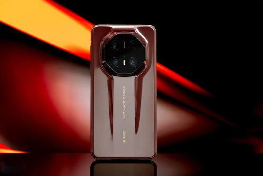 华为Mate70 RS解密:陶瓷钛合金碰撞,三大黑科技重构奢华定义!