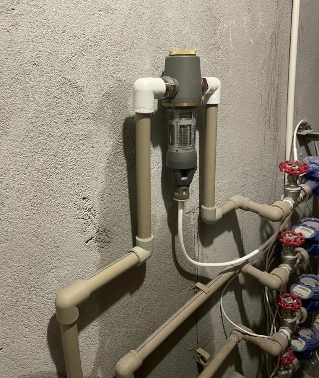 家庭净水第一关！三招教你选对前置过滤器：材质·冲洗·性价比全解析