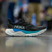 HOKA Clifton 9跑鞋深度测评：超临界缓震如何平衡支撑与舒适？