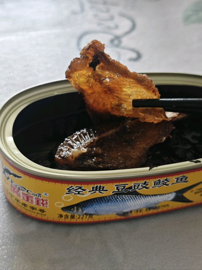 鹰金钱肉类罐头
