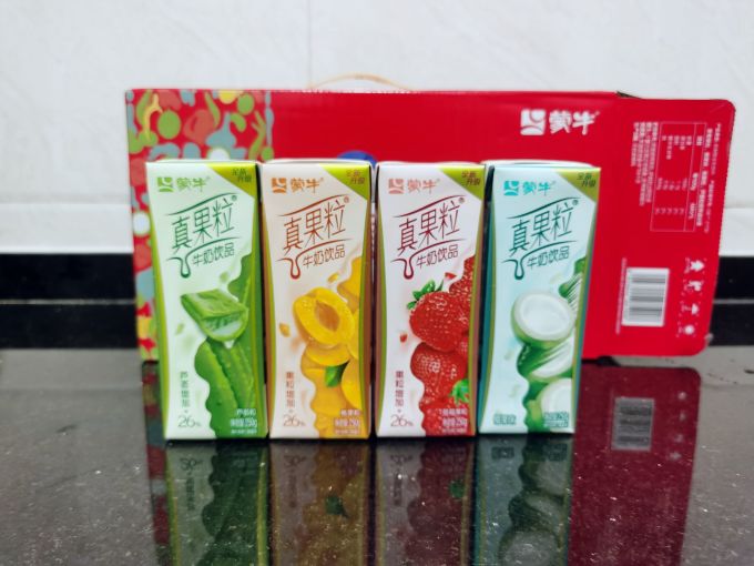 4种口味的蒙牛真果粒牛奶好好喝