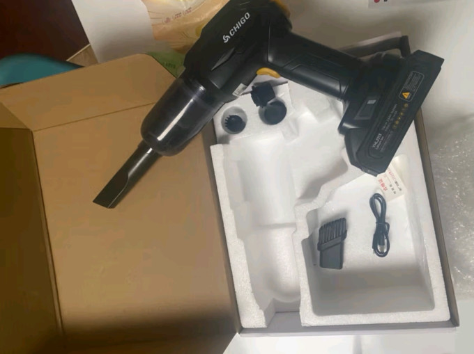 志高车载吸尘器