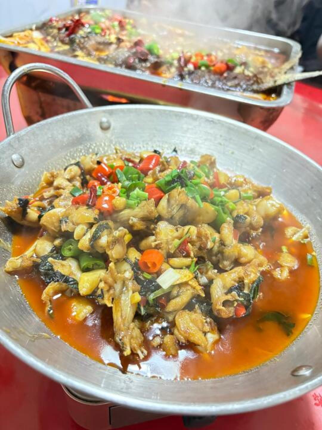 《24小时暴走岳阳老巷：烟火气最浓的市井美食地图》