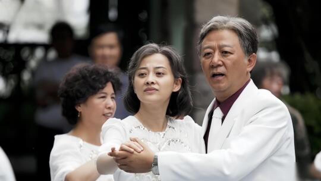 《父母爱情》安杰的“无龄感”密码:生活情趣、婚姻清醒与不内耗的底气