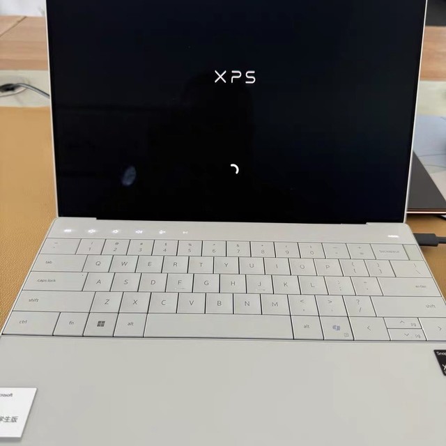 骁龙X Plus处理器，多任务流畅处理