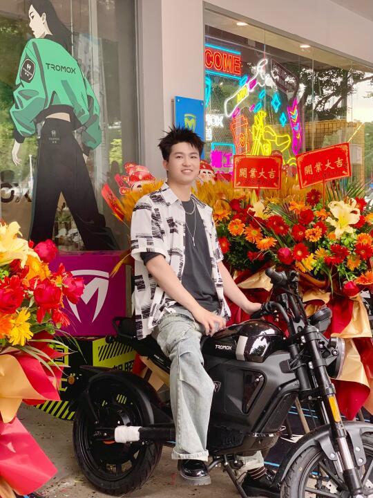 佛山摩兽Club探店｜复古未来风骑行新体验