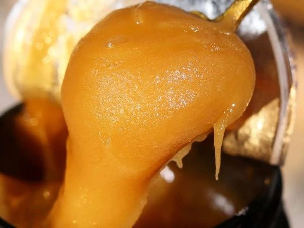 买蜂蜜时，教你3个真正管用的招数，避开假蜂蜜，家人喝的更放心