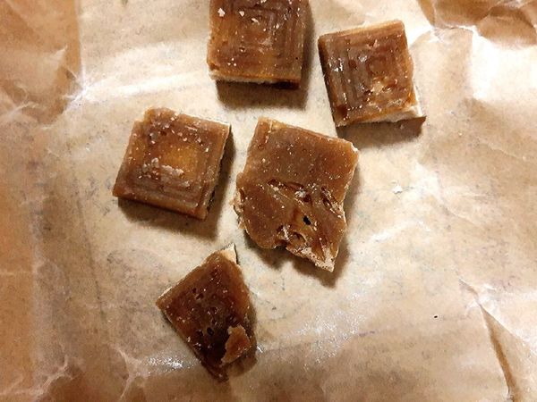 挖到宝！何老二梨膏糖｜老手艺润喉糖，含一片嗓子润到冒凉气