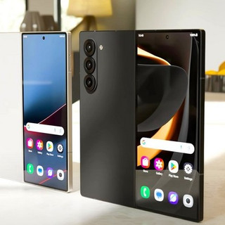 网传丨三星 Galaxy Z Fold 7/Flip 7 、Watch Ultra 2 新料：更薄、更大外屏