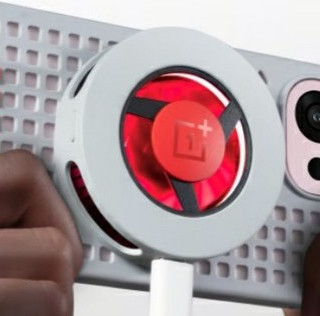 一加发布 27W 冰点 Pro 散热背夹，缩小40%，27W制冷，iPhone 磁吸可用