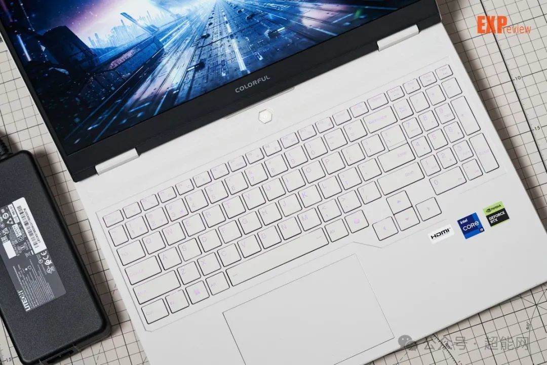七彩虹隐星G16 Pro游戏本评测:RTX 5080带来强劲的游戏性能