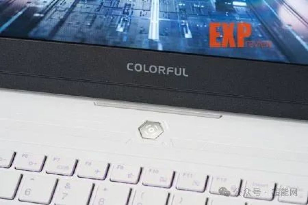 七彩虹隐星G16 Pro游戏本评测:RTX 5080带来强劲的游戏性能