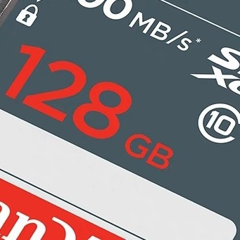 闪迪128GB SD卡：高速稳定