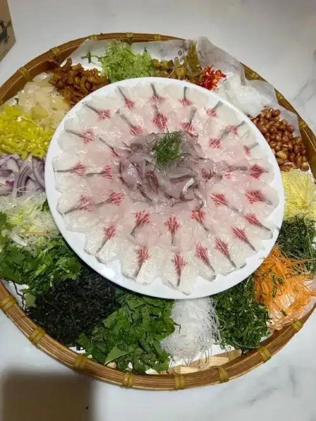 鱼生江湖:千年鲜味诱惑下的寄生虫生死暗战