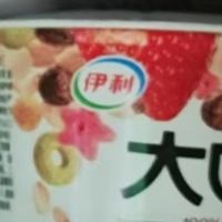 伊利五谷一刻大口嚼酸奶：美味与健康的双重盛宴