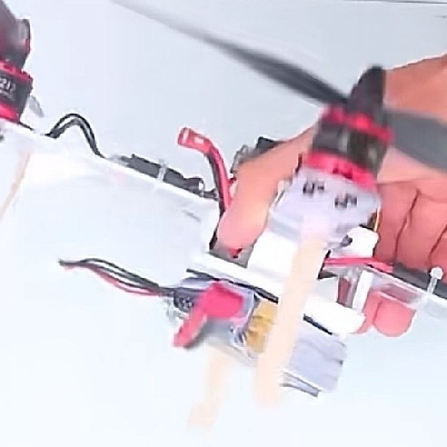 手工制作无人机的设计与实现