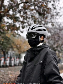 迅霆自行车头盔：安全守护，透气舒适，骑行必备