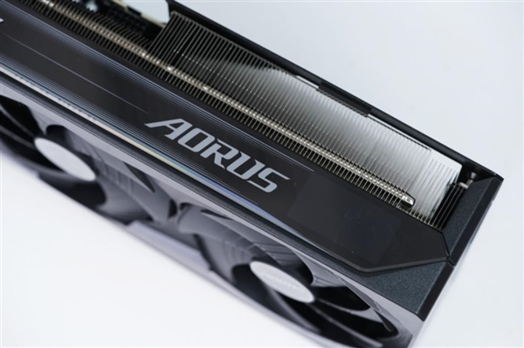 超级雕来了！技嘉AORUS RTX 5070 Ti MASTER 16GB显卡图赏