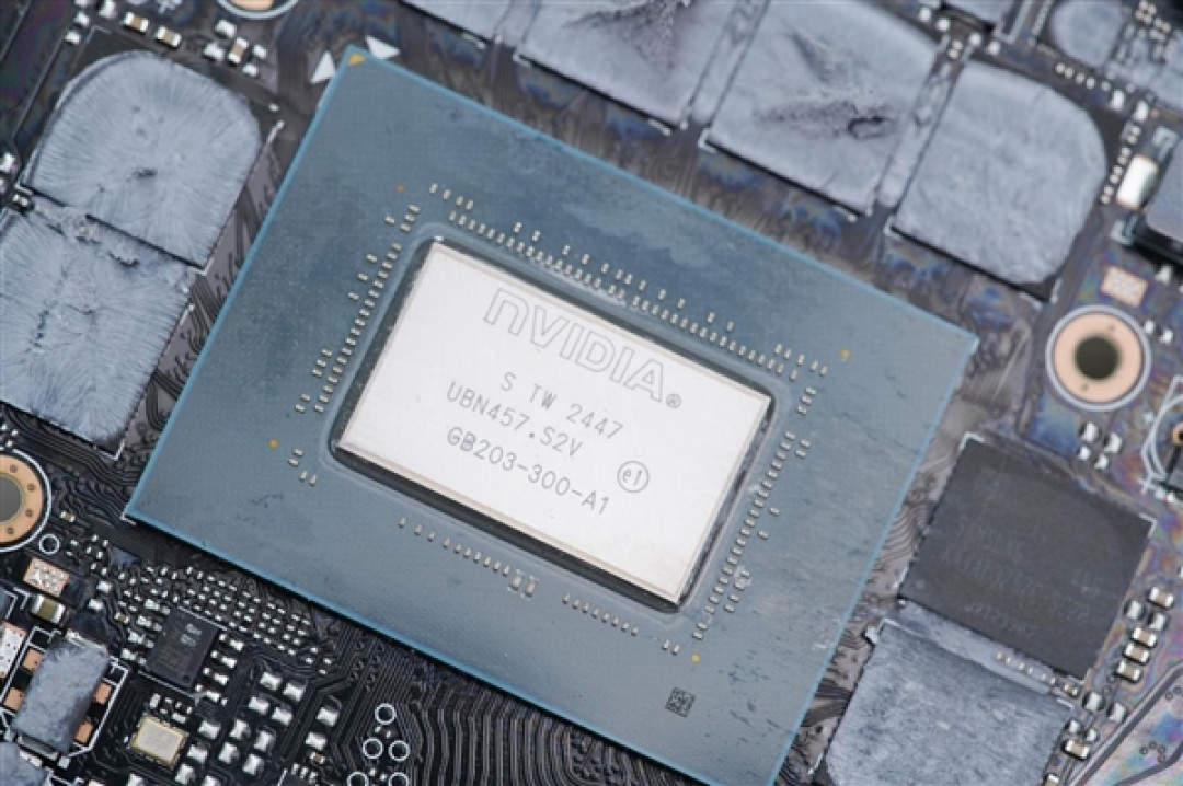 超级雕来了！技嘉AORUS RTX 5070 Ti MASTER 16GB显卡图赏