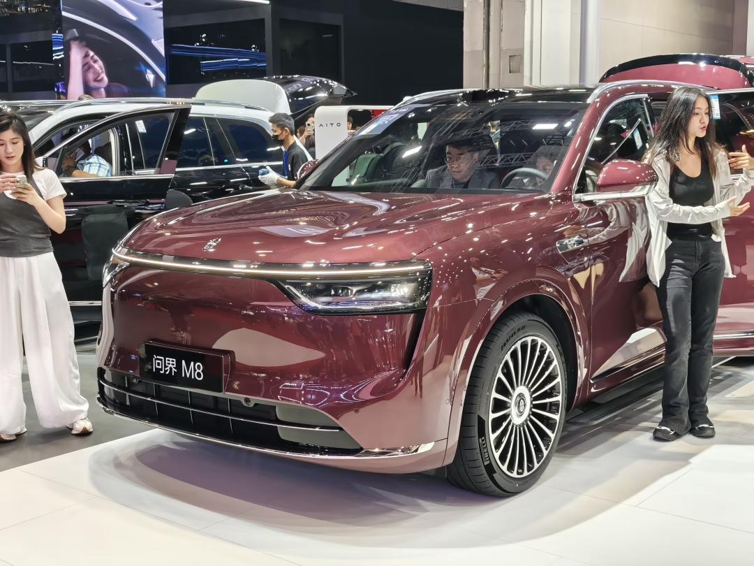 问界M8提车关爱计划公布,提车等待超10周可享200元/天补贴