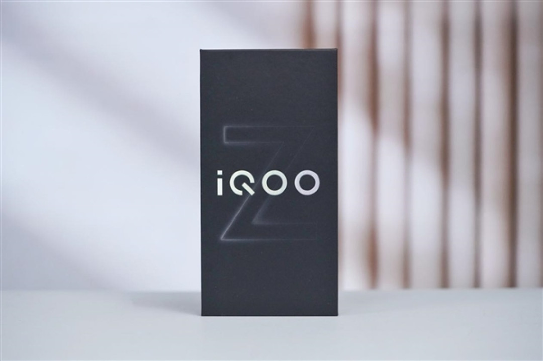 满血性能铁三角不到1700元!iQOO Z10 Turbo Pro图赏