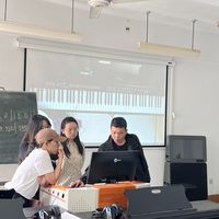 科技改变音乐课堂；带您走进吉首大学看看数字化电钢琴实训室