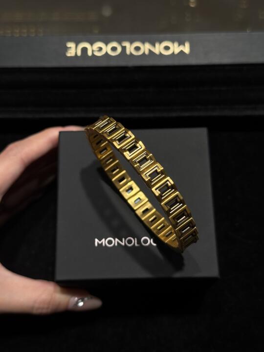 被追着问的周大福男士手镯，帅麻了！