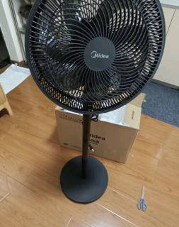 夏日必备！美的七叶轻音风扇