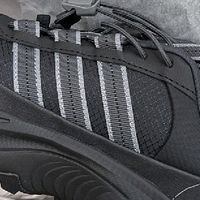 征服山野的底气，来自这双阿迪达斯登山鞋