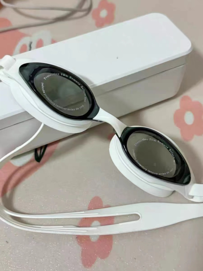 蛙咚游泳