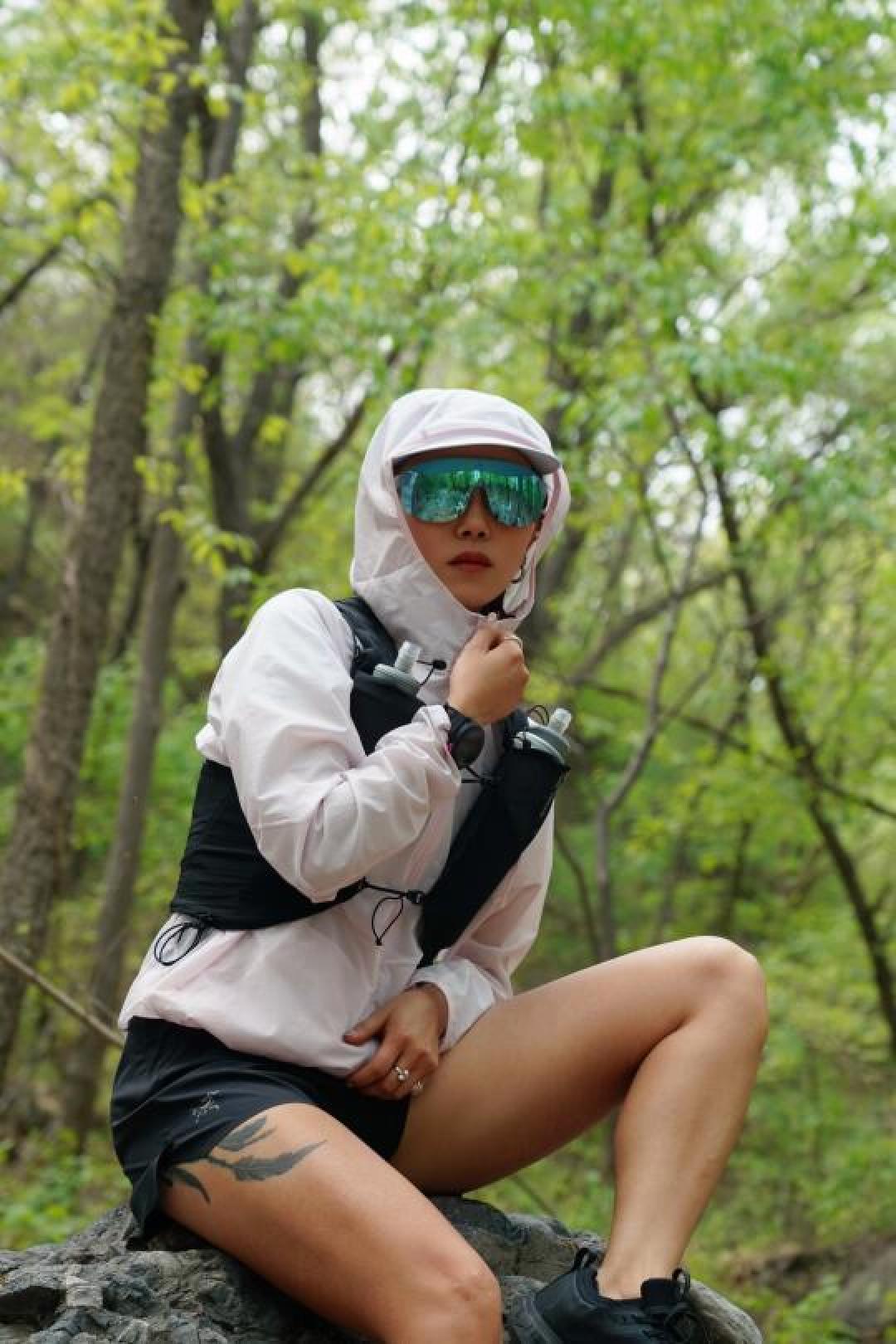 始祖鸟Incendo风壳测评:轻量化透气设计如何征服夏季户外?