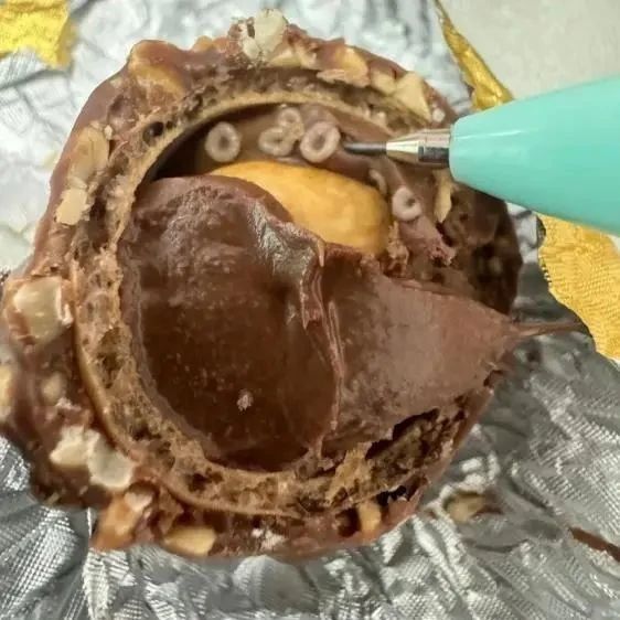 “费列罗”长蛆，一口闷的天塌了……