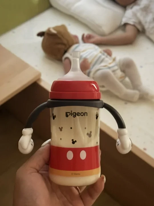 完全不喷奶！这个奶瓶凌晨三点可以闭眼泡