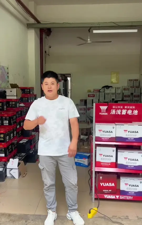 不知道如何选择电瓶品牌，可以了解一下我所说的这几款#电瓶 #汤浅启停蓄电池 #瓦尔塔蓄电池 #骆驼 #正统电瓶