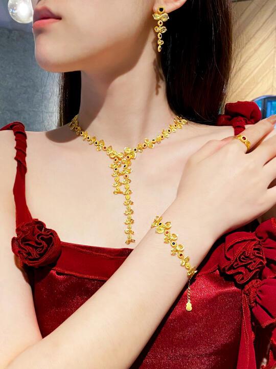 闺蜜以为我抢了人家博物馆的馆藏